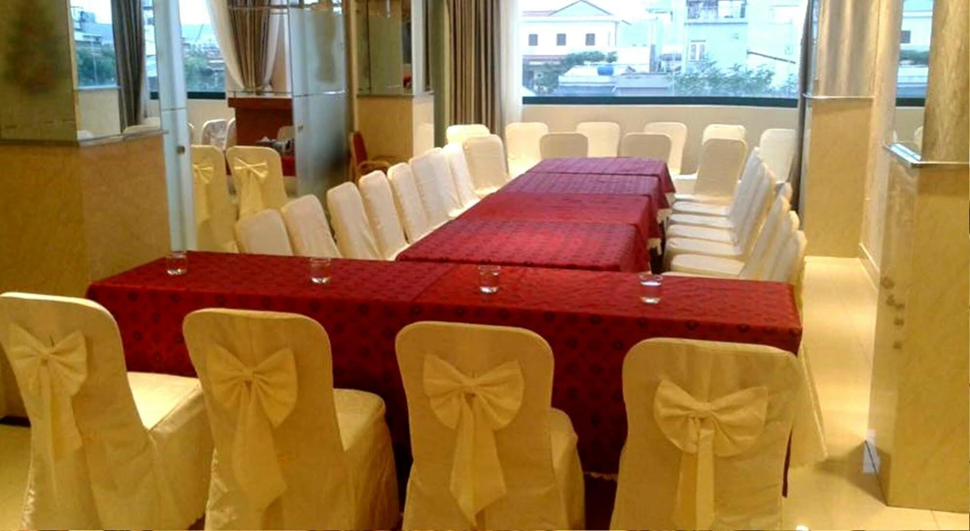 Khách sạn Bay Sydney 3*